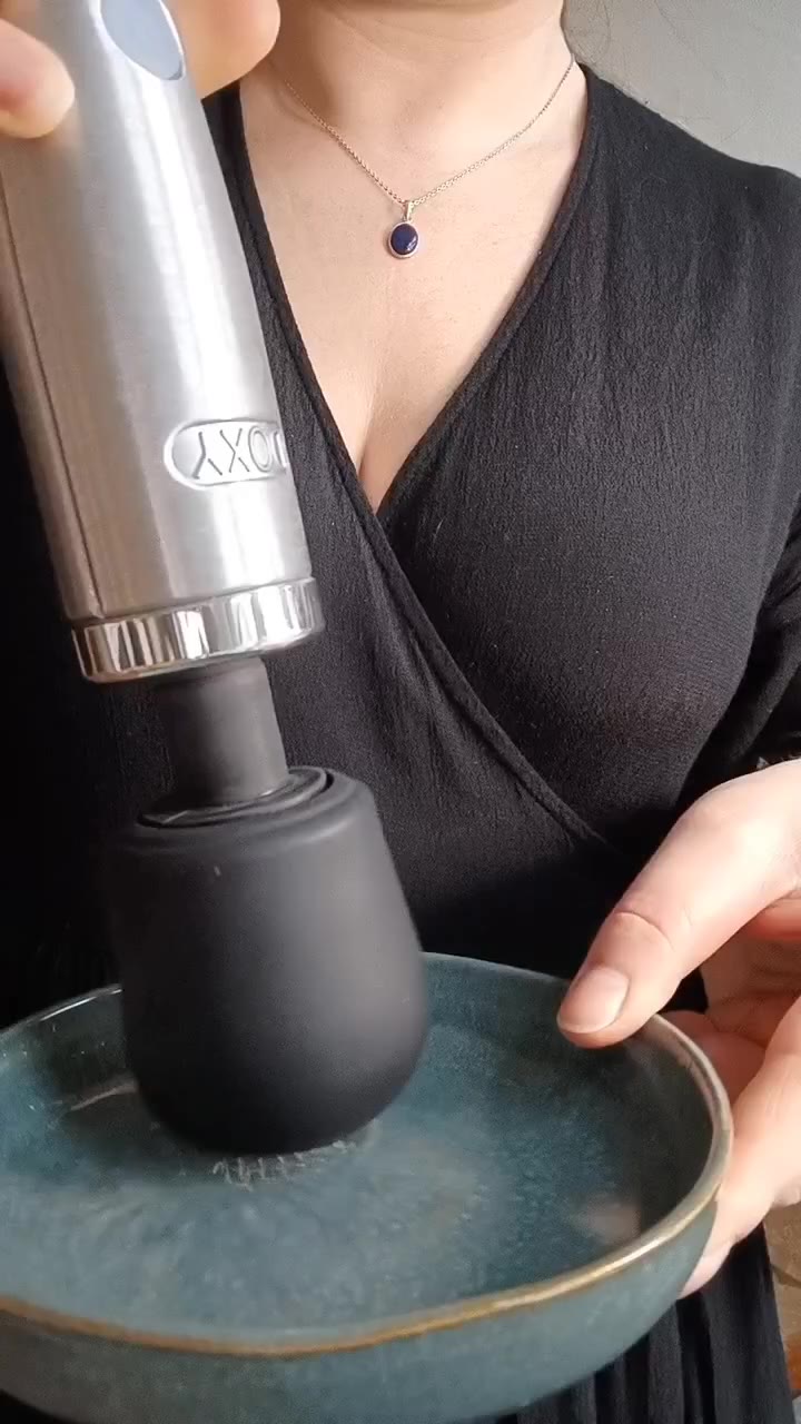 Doxy Die Cast Wand Massager. Slide 2